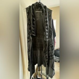 PATTERNED SLEEVELESS CARDIGAN